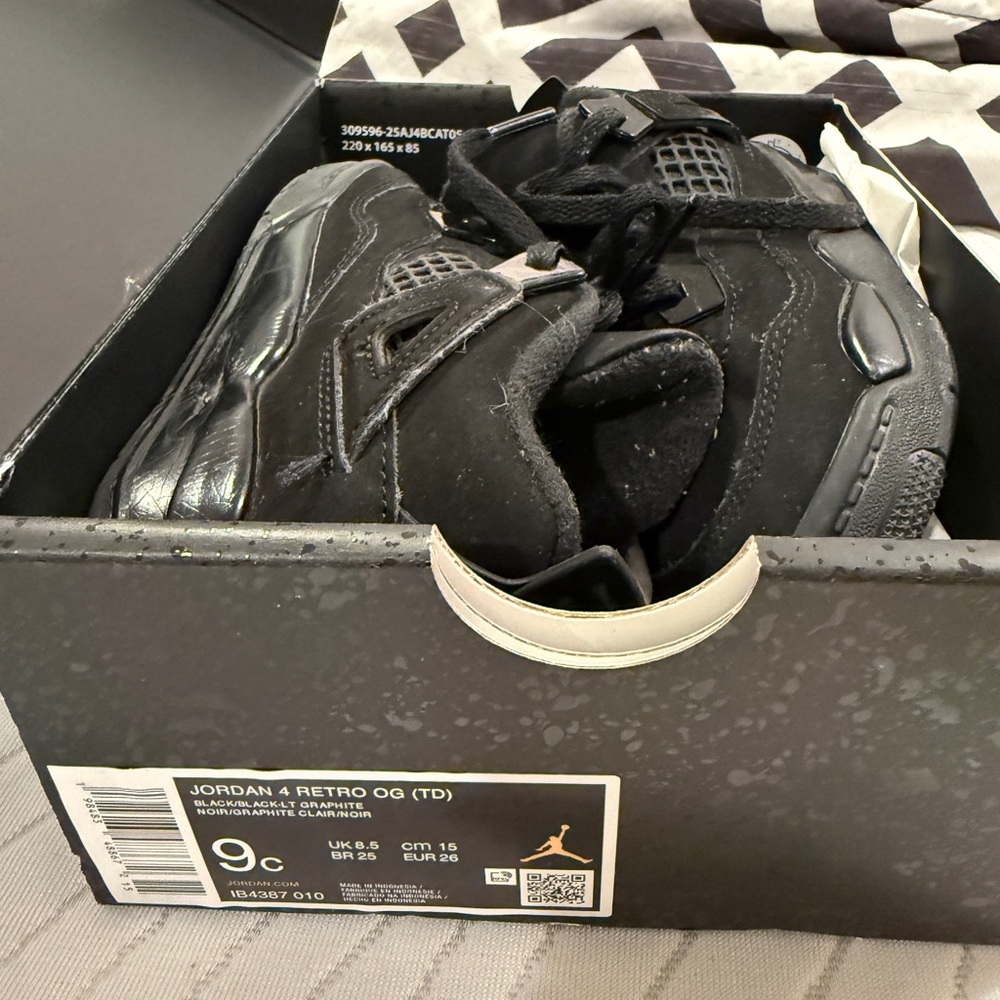 Jordan Retro 4 Remastered - Picture 3 of 3
